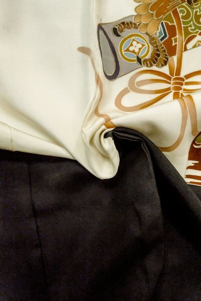 Photo13: P0123A Vintage Japanese kimono Black Kimono for Boys for men / Silk. Pine tree/branch/needle, Set with P0123B (Grade B) (13)