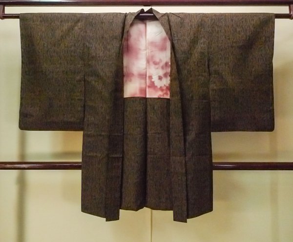 Photo1: P0123E Vintage Japanese kimono Dark Brown HAORI short jacket for women / Silk. Abstract pattern (Grade A) (1)