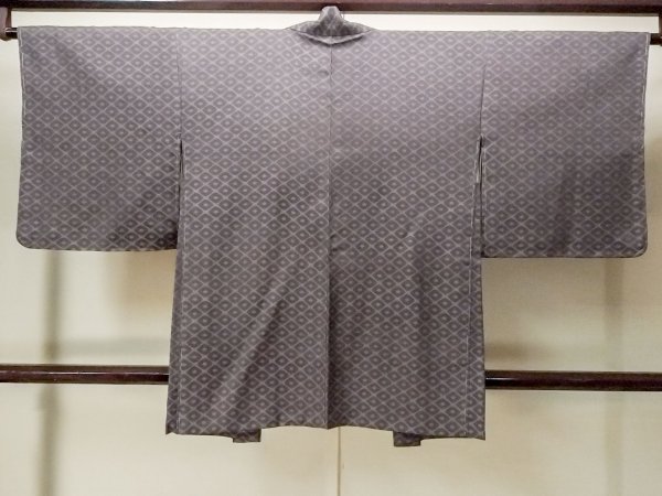 Photo2: P0123F Vintage Japanese kimono Grayish Pale Purple HAORI short jacket for women / Silk. Lozenges (Grade C) (2)