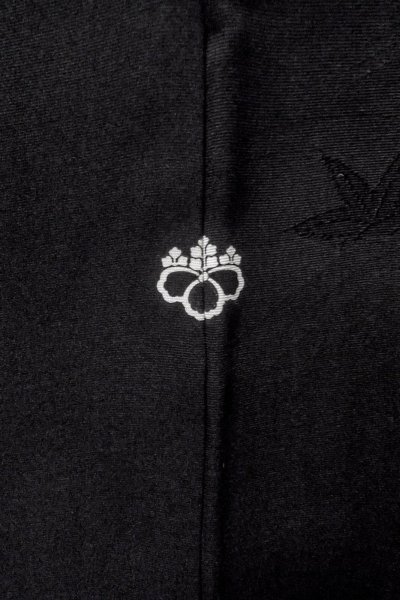 Photo3: P0123G Vintage Japanese kimono Black HAORI short jacket for women / Silk., Base woven pattern: Wave, cloud, KUMIHIMO rope with tassels, Folding fan. (Grade A) (3)