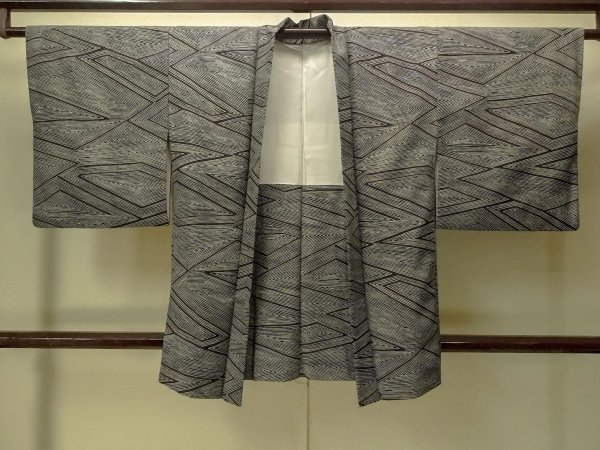 Photo1: P0123I Vintage Japanese kimono Black HAORI short jacket for women / Silk. Triangle (Grade B) (1)