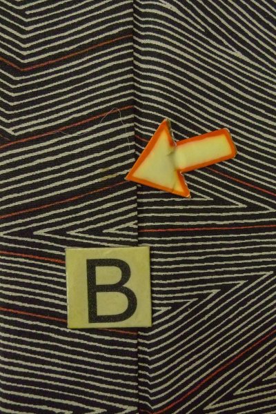 Photo15: P0123I Vintage Japanese kimono Black HAORI short jacket for women / Silk. Triangle (Grade B) (15)