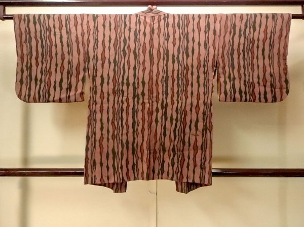 Photo2: P0123L Vintage Japanese kimono Grayish Dark Red HAORI short jacket for women / Silk. Broken ice pattern (Grade B) (2)