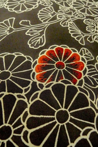 Photo10: P0123N Vintage Japanese kimono Black HAORI short jacket for women / Silk. Chrysanthemum (Grade C) (10)