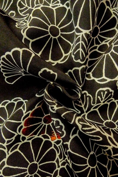 Photo11: P0123N Vintage Japanese kimono Black HAORI short jacket for women / Silk. Chrysanthemum (Grade C) (11)