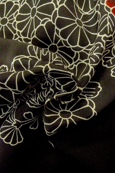 Photo12: P0123N Vintage Japanese kimono Black HAORI short jacket for women / Silk. Chrysanthemum (Grade C) (12)