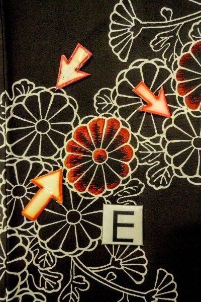 Photo18: P0123N Vintage Japanese kimono Black HAORI short jacket for women / Silk. Chrysanthemum (Grade C) (18)