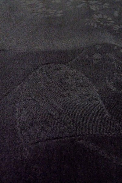 Photo11: P0123O Vintage Japanese kimono Black HAORI short jacket for women / Silk., Base woven pattern: mountain, KUMIHIMO rope with tassels, Folding fan. (Grade B) (11)