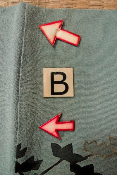 Photo15: P0123Q Vintage Japanese kimono Grayish Light Blue HAORI short jacket for women / Silk. Tall grass (Grade C) (15)