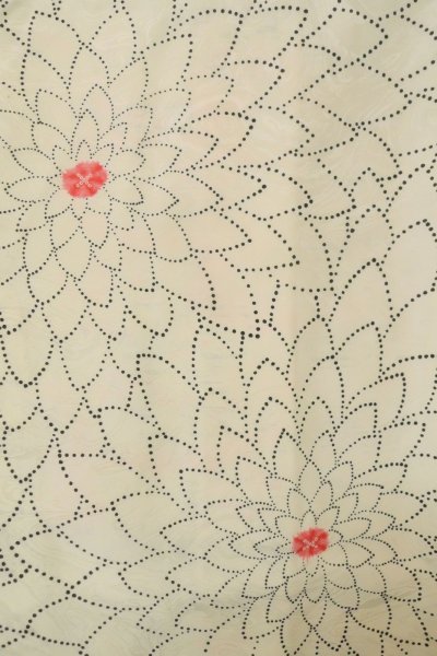 Photo3: P0123W Vintage Japanese kimono White HAORI short jacket for women / Synthetic. Chrysanthemum (Grade A) (3)