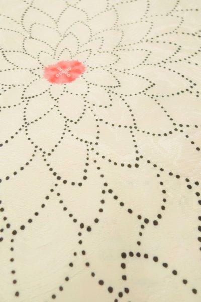 Photo9: P0123W Vintage Japanese kimono White HAORI short jacket for women / Synthetic. Chrysanthemum (Grade A) (9)