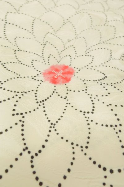 Photo10: P0123W Vintage Japanese kimono White HAORI short jacket for women / Synthetic. Chrysanthemum (Grade A) (10)