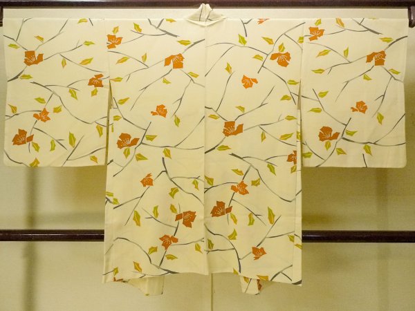 Photo2: P0123X Vintage Japanese kimono Light Beige HAORI short jacket for women / Silk. Flower (Grade B) (2)