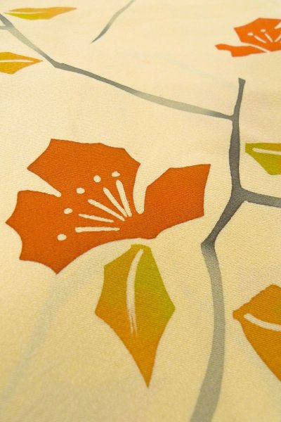 Photo8: P0123X Vintage Japanese kimono Light Beige HAORI short jacket for women / Silk. Flower (Grade B) (8)