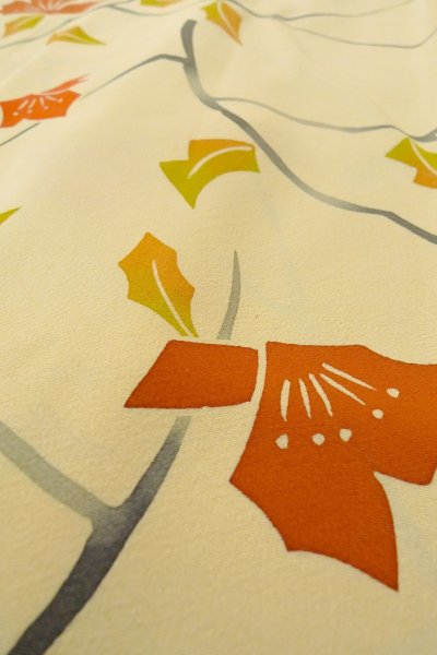 Photo10: P0123X Vintage Japanese kimono Light Beige HAORI short jacket for women / Silk. Flower (Grade B) (10)