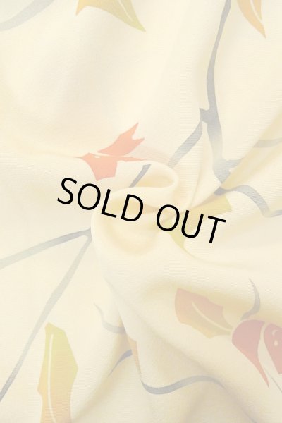 Photo12: P0123X Vintage Japanese kimono Light Beige HAORI short jacket for women / Silk. Flower (Grade B) (12)