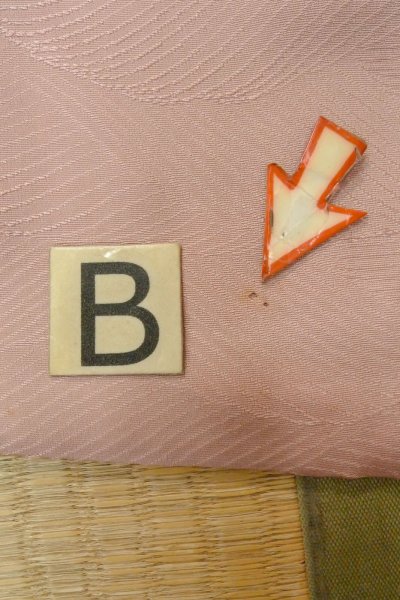 Photo13: P0124A Vintage Japanese kimono Pale Grayish Pink HAORI short jacket for women / Silk. (Grade D) (13)