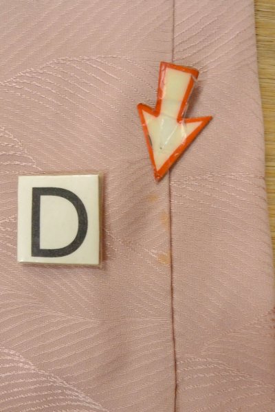 Photo15: P0124A Vintage Japanese kimono Pale Grayish Pink HAORI short jacket for women / Silk. (Grade D) (15)