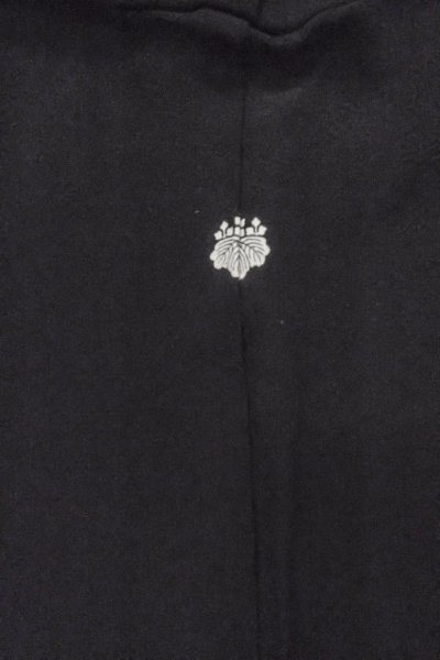 Photo3: P0225J Vintage Japanese kimono Black MONTSUKI crests for women / Silk. (Grade B) (3)