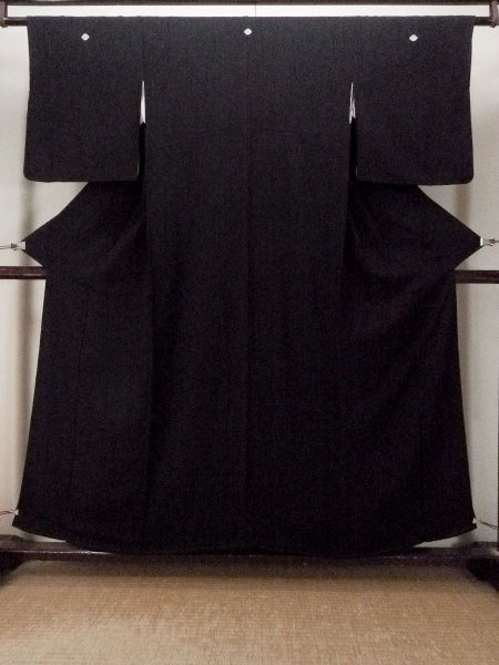 Photo1: P0225K Vintage Japanese kimono Black MONTSUKI crests for women / Silk. (Grade B) (1)