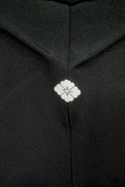 Photo3: P0225L Vintage Japanese kimono Black MONTSUKI crests for women / Silk. (Grade A+) (3)