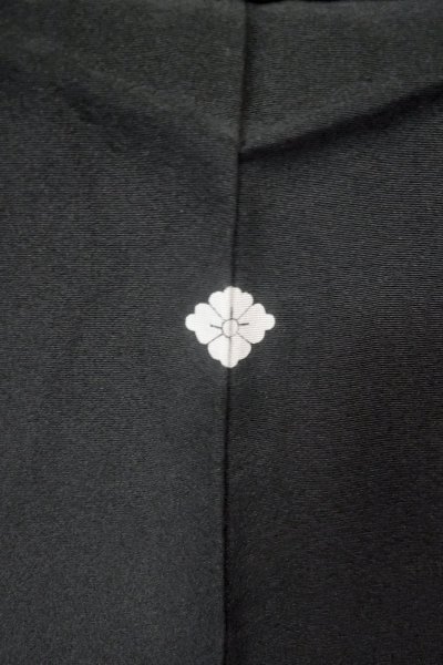Photo3: P0225M Vintage Japanese kimono Black MONTSUKI crests for women / Silk. (Grade A+) (3)