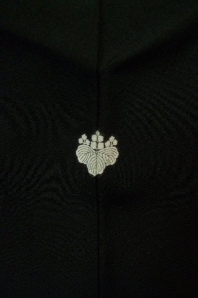Photo3: P0225N Vintage Japanese kimono Black MONTSUKI crests for women / Silk. (Grade A) (3)