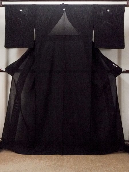 Photo1: P0225Q Vintage Japanese kimono Black MONTSUKI crests for women / Silk. (Grade A) (1)