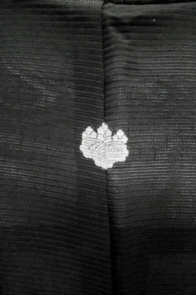 Photo3: Mint P0225R Vintage Japanese kimono Black MONTSUKI crests for women / Silk., There are stains on the wrong side of collar only. (Grade A) (3)