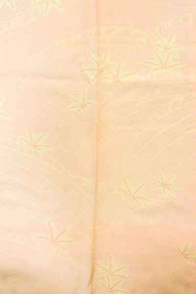 Photo4: P0226B Vintage Japanese kimono Pale Pink JUBAN undergarment for women / Silk. MOMIJI maple leaf (Grade C) (4)