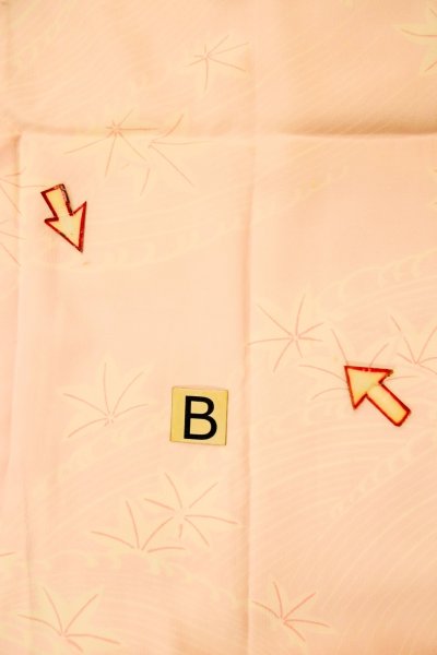 Photo15: P0226B Vintage Japanese kimono Pale Pink JUBAN undergarment for women / Silk. MOMIJI maple leaf (Grade C) (15)