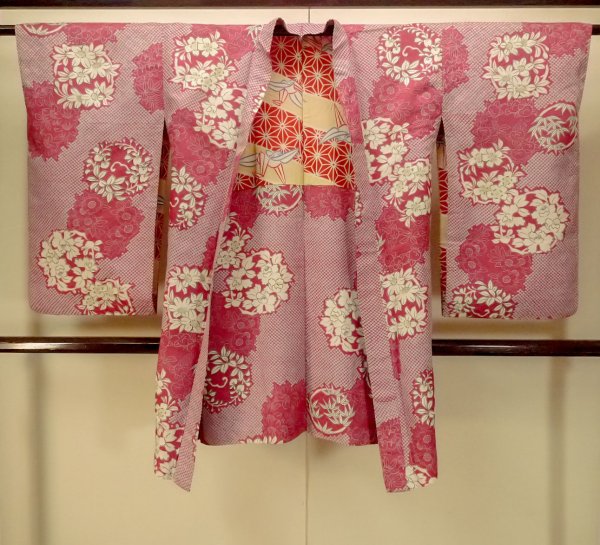 Photo1: P0312B Antique Japanese kimono Pink HAORI short jacket for women / Silk. Flower circle (Grade B) (1)