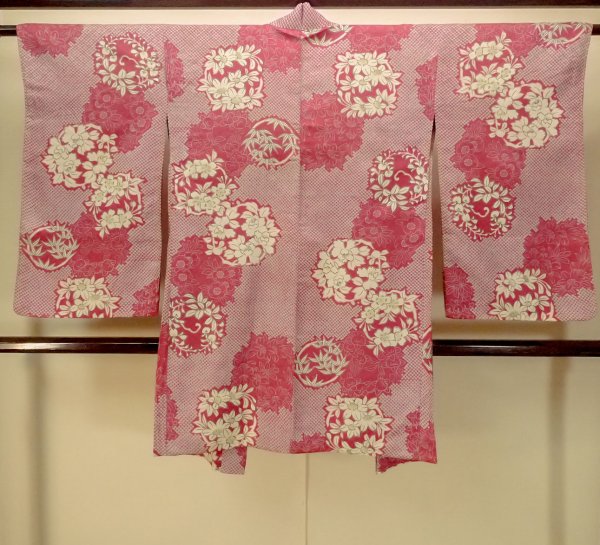 Photo2: P0312B Antique Japanese kimono Pink HAORI short jacket for women / Silk. Flower circle (Grade B) (2)