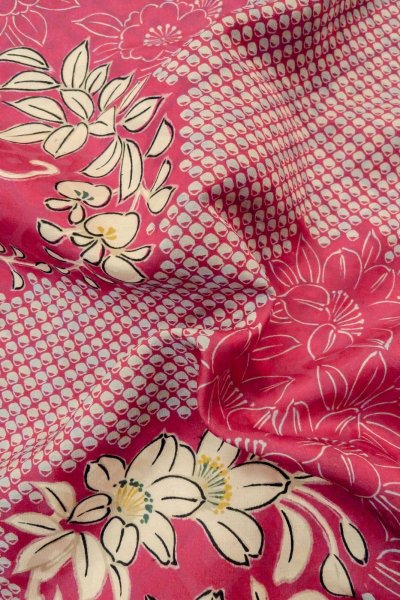 Photo12: P0312B Antique Japanese kimono Pink HAORI short jacket for women / Silk. Flower circle (Grade B) (12)
