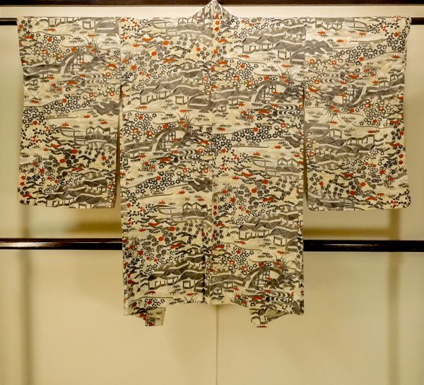 Photo2: P0312H Antique Japanese kimono Ivory HAORI short jacket for women / Silk. MOMIJI maple leaf (Grade C) (2)