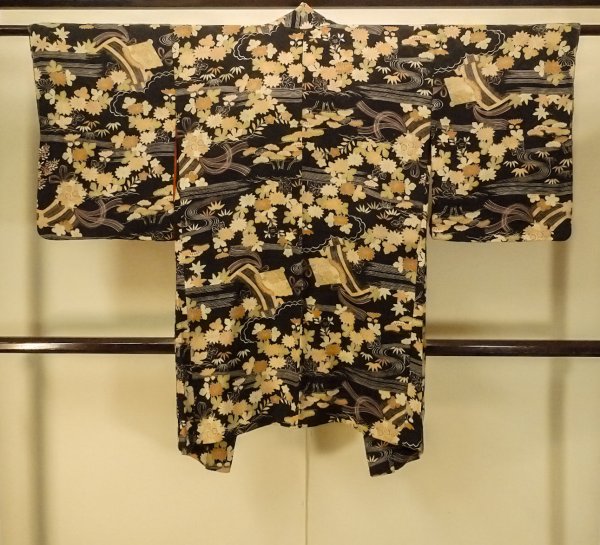 Photo2: P0312J Antique Japanese kimono Black HAORI short jacket for women / Silk. Chrysanthemum (Grade C) (2)