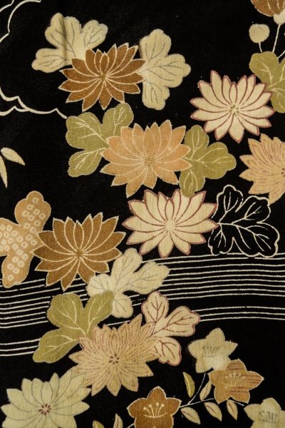 Photo7: P0312J Antique Japanese kimono Black HAORI short jacket for women / Silk. Chrysanthemum (Grade C) (7)