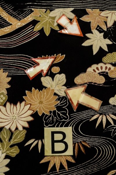 Photo15: P0312J Antique Japanese kimono Black HAORI short jacket for women / Silk. Chrysanthemum (Grade C) (15)