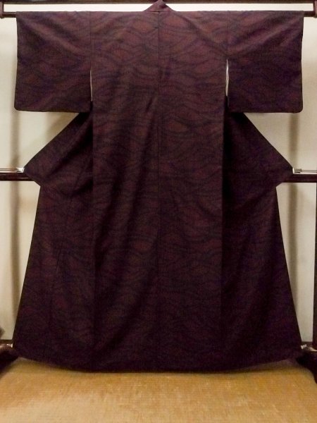 Photo2: Mint P0408A Vintage Japanese kimono Black TSUMUGI pongee for women / Silk. Tortoise-shell pattern(Hexagonal pattern) (Grade A) (2)