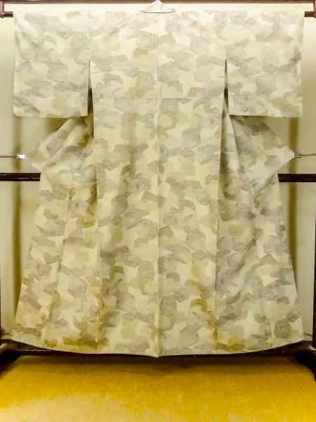 Photo2: P0408B Vintage Japanese kimono Ivory TSUMUGI pongee for women / Silk. Stream (Grade B) (2)
