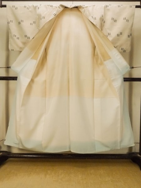 Photo3: P0408D Vintage Japanese kimono Light Beige TSUMUGI pongee for women / Silk. Stream (Grade C) (3)