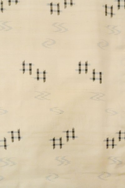 Photo4: P0408D Vintage Japanese kimono Light Beige TSUMUGI pongee for women / Silk. Stream (Grade C) (4)