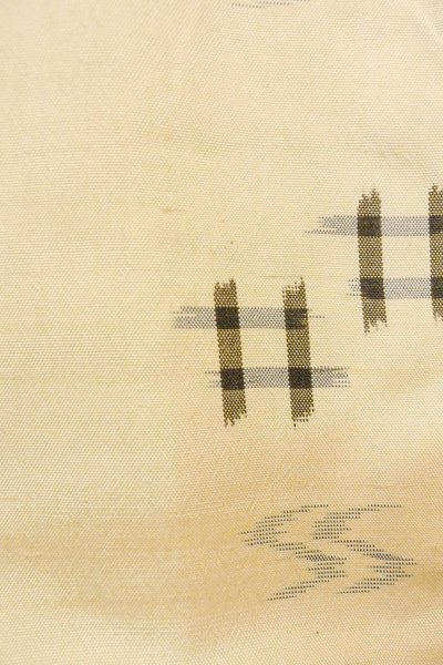 Photo7: P0408D Vintage Japanese kimono Light Beige TSUMUGI pongee for women / Silk. Stream (Grade C) (7)