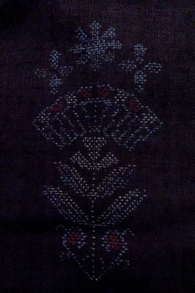 Photo5: P0408G Vintage Japanese kimono Black TSUMUGI pongee for women / Silk. Abstract pattern (Grade B) (5)