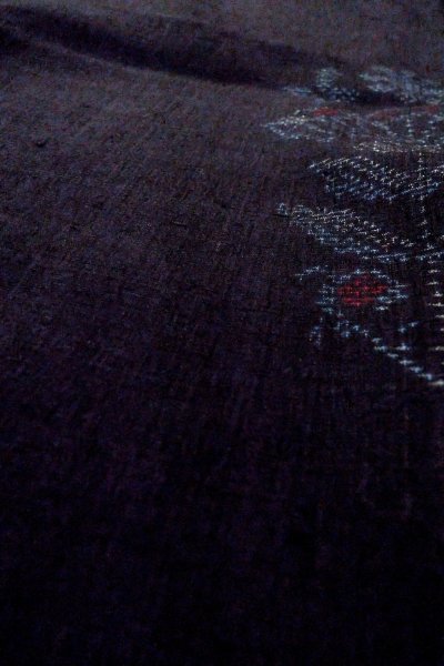 Photo9: P0408G Vintage Japanese kimono Black TSUMUGI pongee for women / Silk. Abstract pattern (Grade B) (9)