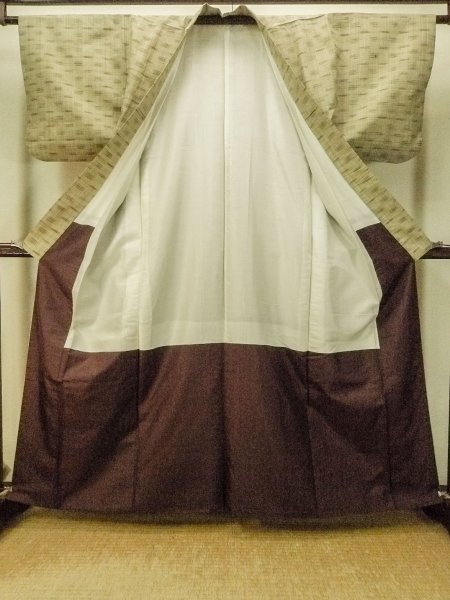 Photo3: P0408N Vintage Japanese kimono Greenish Beige TSUMUGI pongee for women / Silk. Plaid Checks (Grade C) (3)