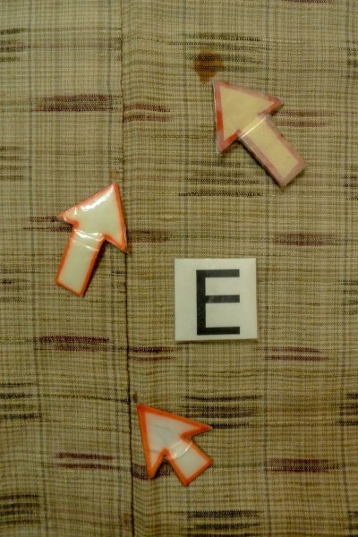 Photo18: P0408N Vintage Japanese kimono Greenish Beige TSUMUGI pongee for women / Silk. Plaid Checks (Grade C) (18)