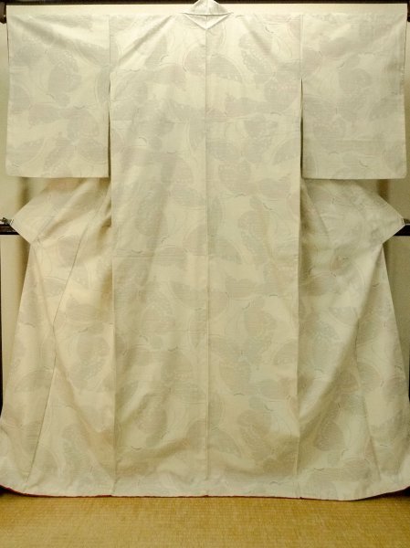 Photo2: P0408Q Vintage Japanese kimono Pale Ivory YUUKI-TSUMUGI for women / Silk. Butterfly (Grade C) (2)