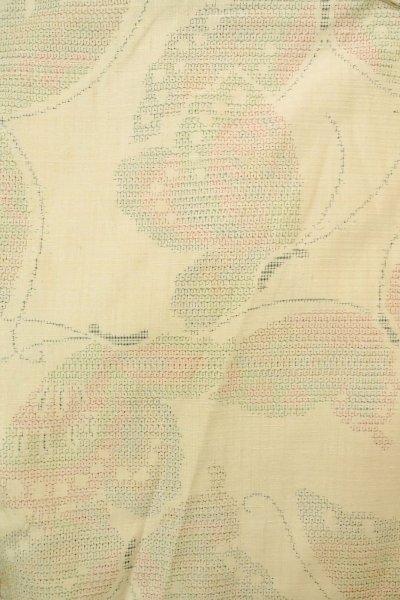 Photo4: P0408Q Vintage Japanese kimono Pale Ivory YUUKI-TSUMUGI for women / Silk. Butterfly (Grade C) (4)