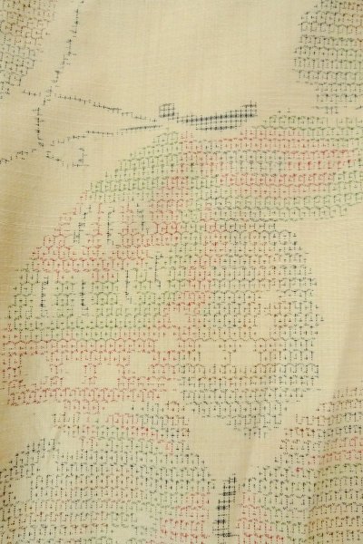 Photo7: P0408Q Vintage Japanese kimono Pale Ivory YUUKI-TSUMUGI for women / Silk. Butterfly (Grade C) (7)